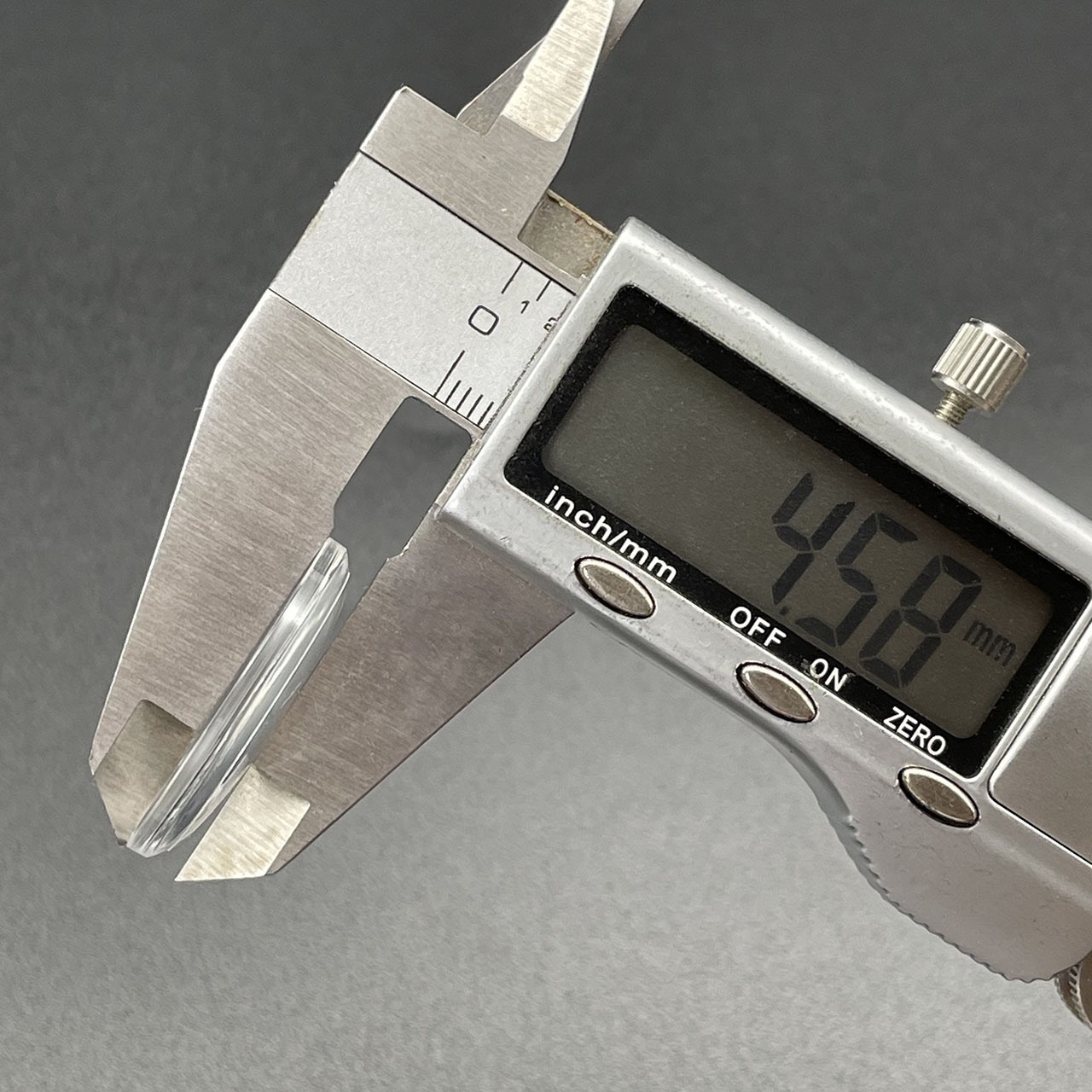 Tampa de Acrílico Plástico em  - Watch Crown Pusher avaliação e preço